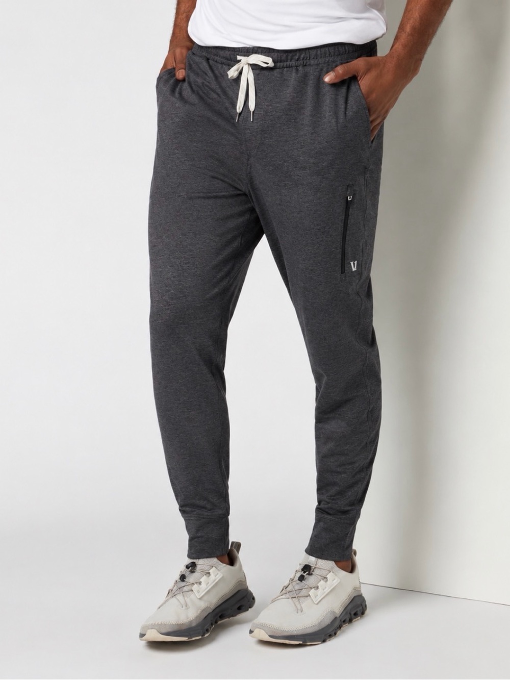 Vuori Men’s Sunday Performance Jogger Pants XXL Charcoal Gray Stretch V416
